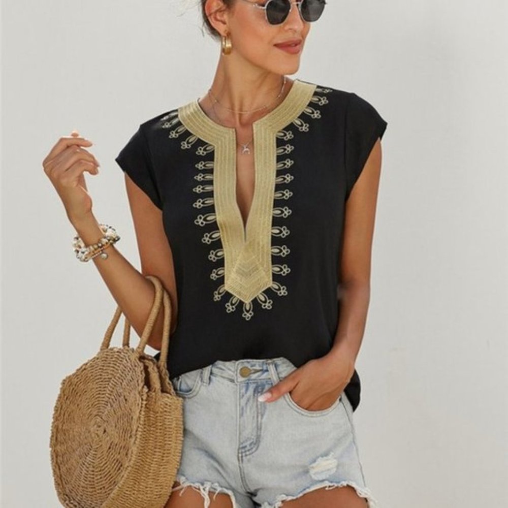 UNIQUE TO THIS LOVE BLACK BLOUSE - Picture 3 of 4